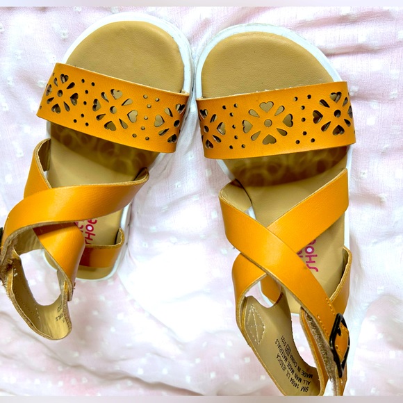 Little Girls Basic Sandal - Picture 2 of 2